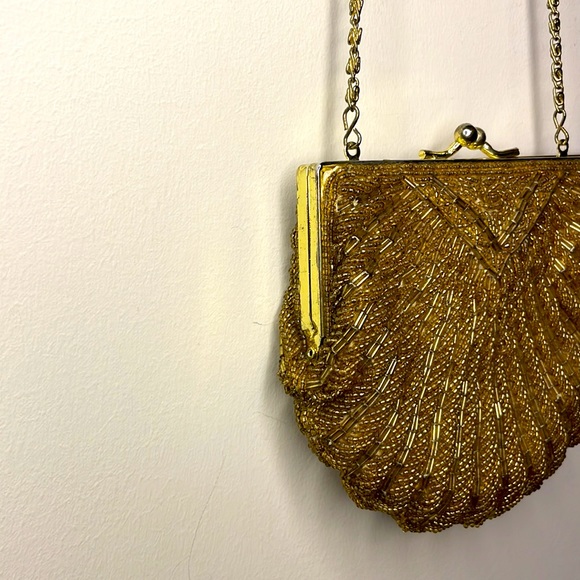 Vintage 50-60’s La Regale Golden Beaded Clutch Kiss Lock Clam Shell Evening Bag. - Picture 6 of 9